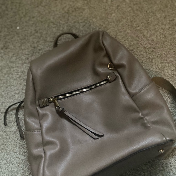 Backpack - Picture 3 of 4